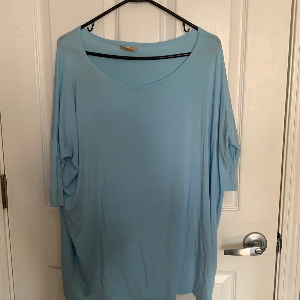 Quarter sleeve top